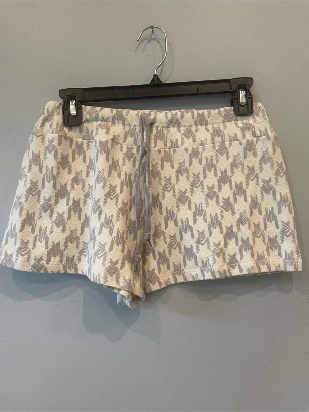 Women’s Casual Drawstring Shorts in Cream and Gray small like new